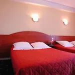 Hotel Le Rupella 2*